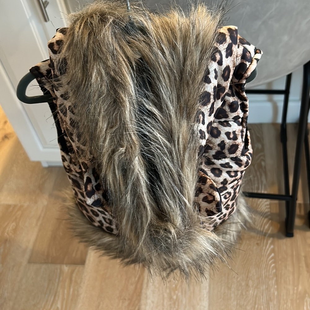 Betsey Johnson Leopard Print Vest - Picture 3 of 5